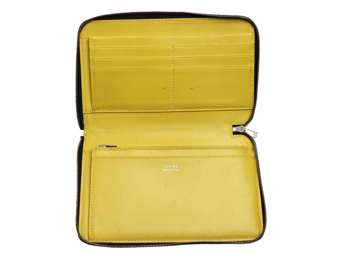 Céline – Celine Large Zipped Wallet  Green Leather – Queen Station