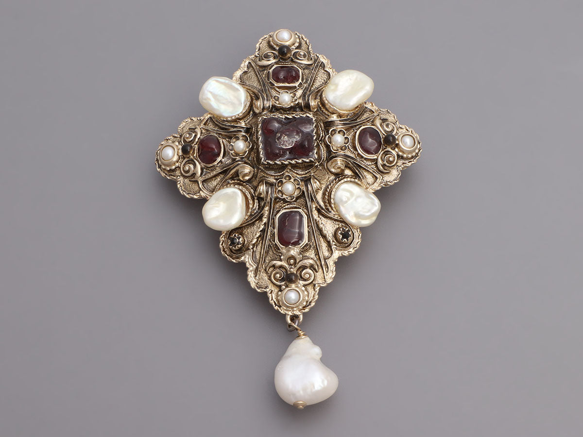 Marc Jacobs for Louis Vuitton Ivory Diamante Love Brooch at