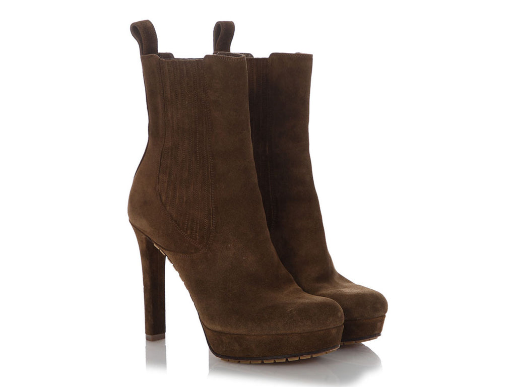 Gucci Winter Leaf Suede Cudu Boots