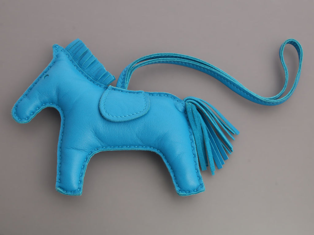 HR.Y0801.02 Hermès Bleu Zanzibar Lambskin Rodeo Grigri Bag Charm MM