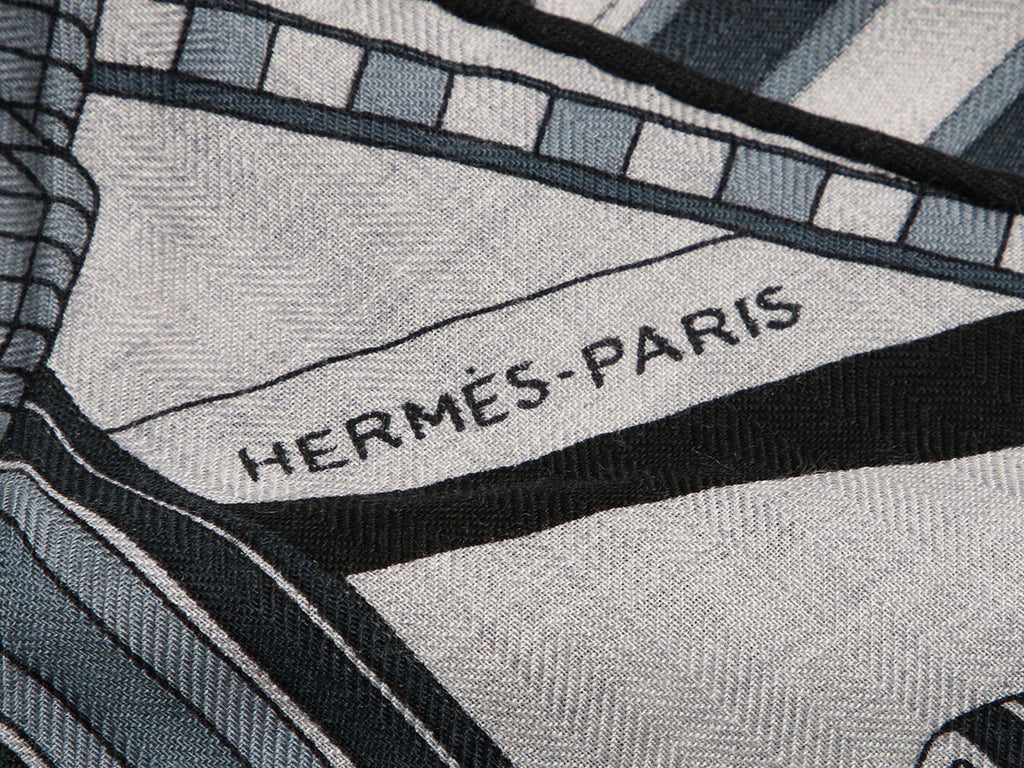 Hermès Sangles en Zigzag Cashmere Silk Losange GM