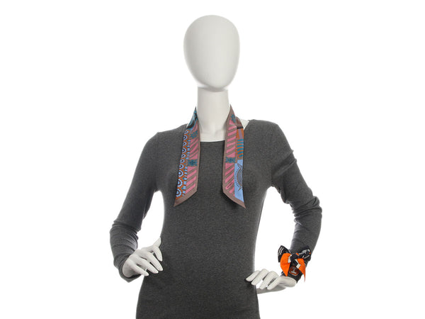 Hermès Carré en Boucles and Géométrie Crétoise Silk Twilly Pair