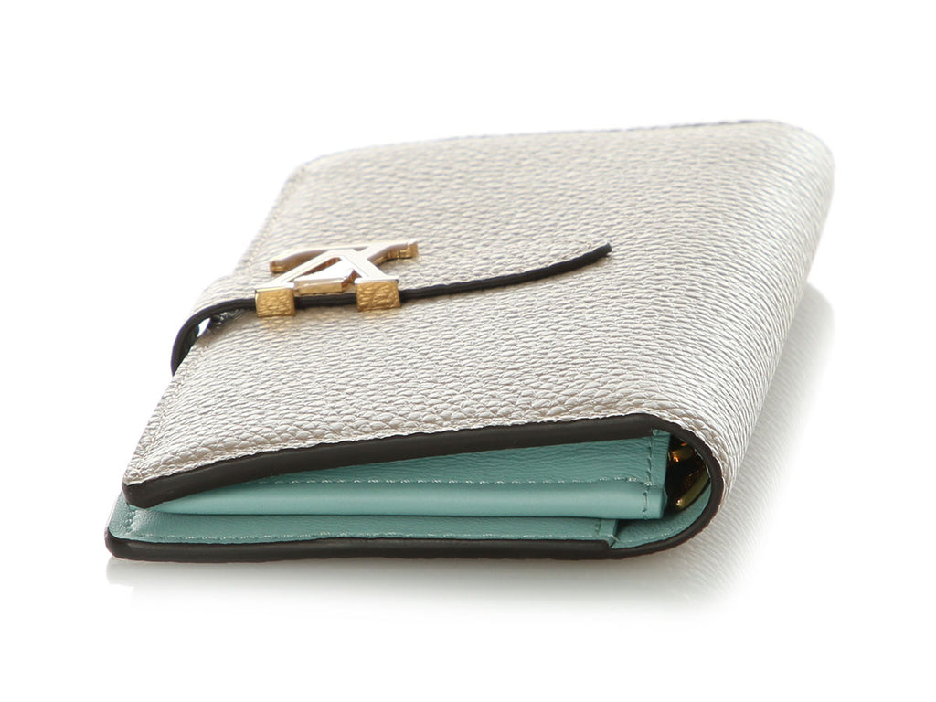 Louis Vuitton Beige Pebble Taurillon LV Vertical Wallet
