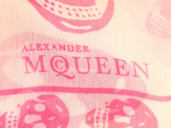 Alexander McQueen Black Calfskin Studded Padlock Skull Clutch - Ann's  Fabulous Closeouts