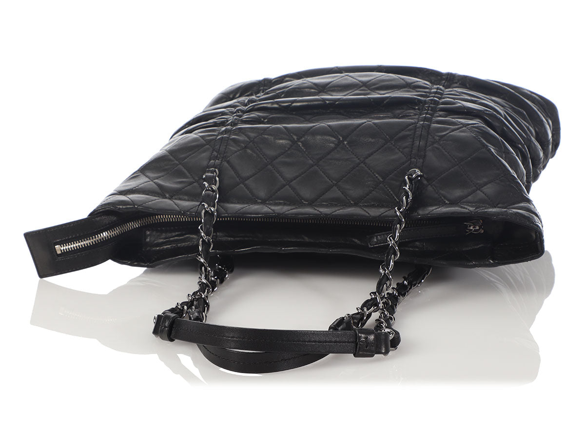 black chanel shopping bag