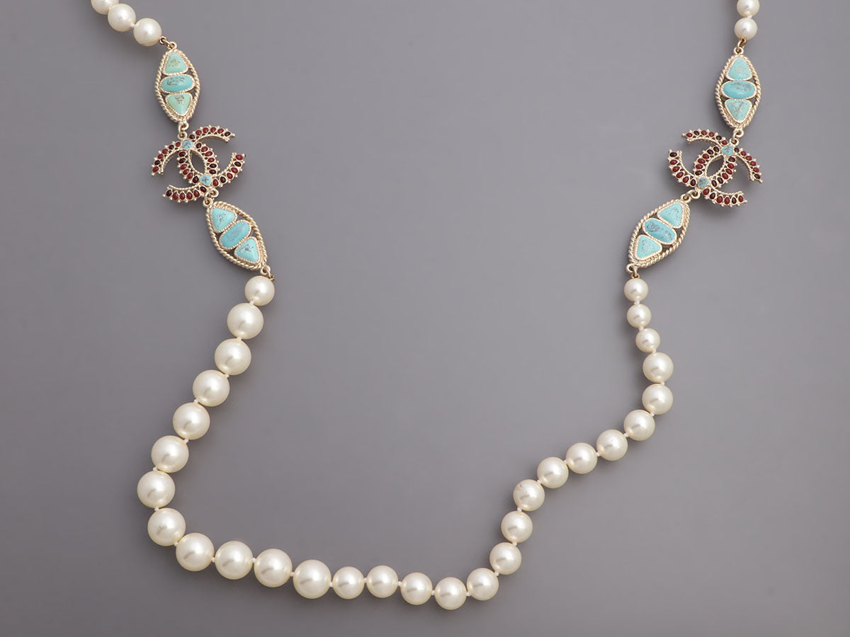Long necklace - Metal, resin, glass pearls & strass, gold, pink, pearly  white & crystal — Fashion