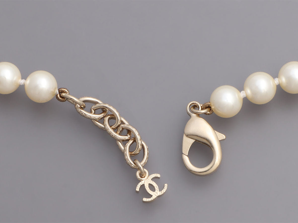 Louis Vuitton White Resin Crystal Collar Necklace