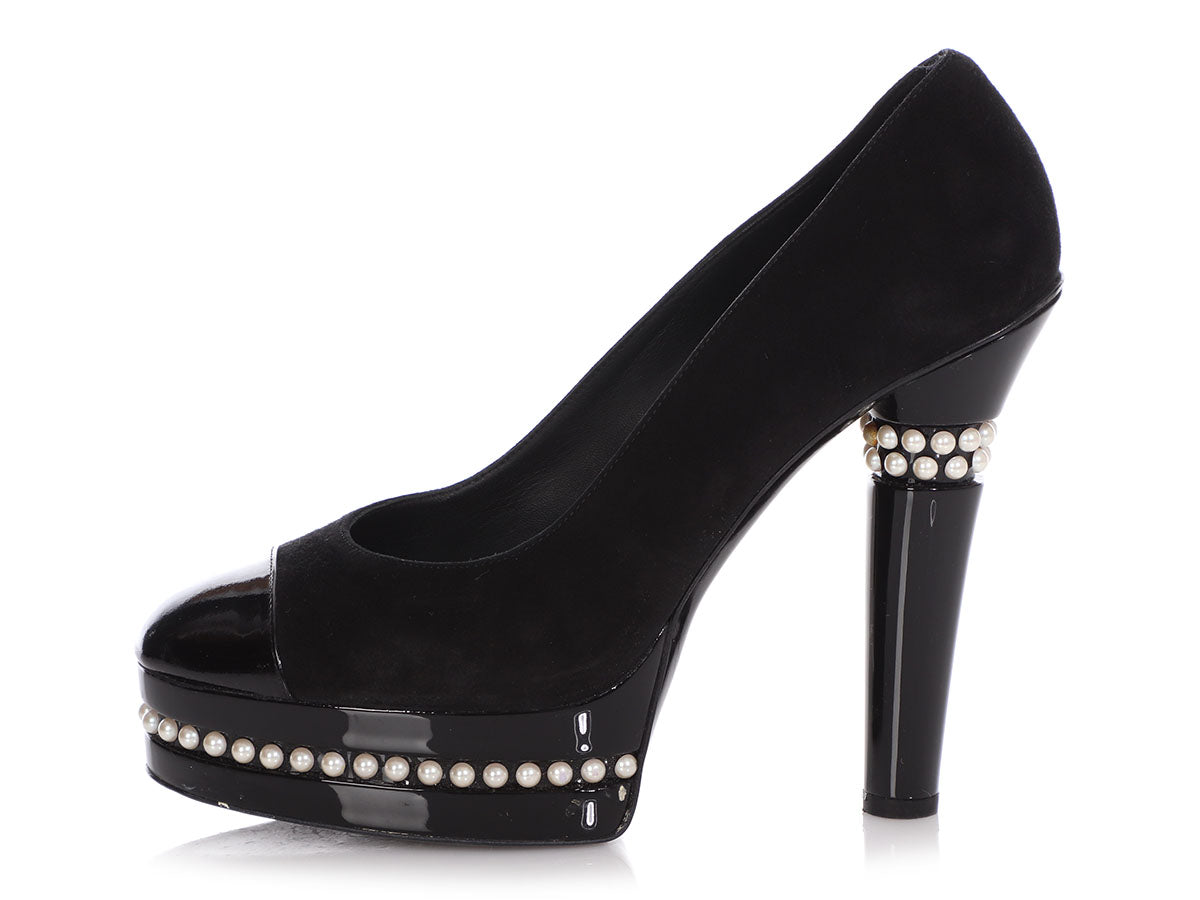 CHANEL high heels in black duchess satin and pearls size 37FR - VALOIS  VINTAGE PARIS