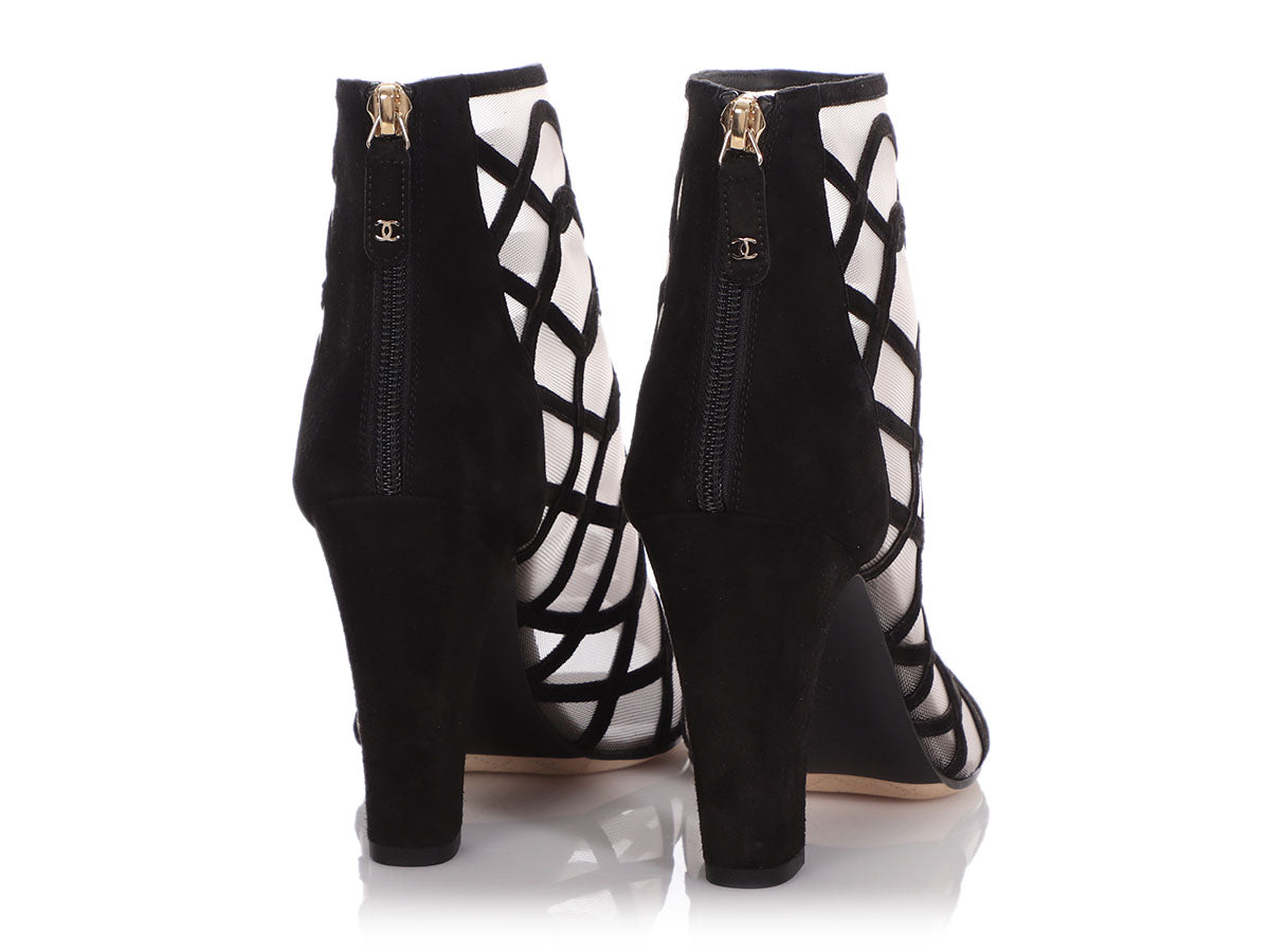 Chanel // Black Suede & Shearling Chain Ankle Boot – VSP Consignment