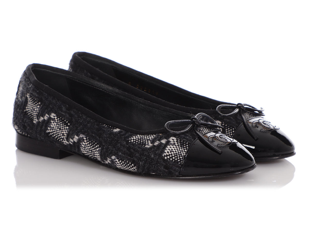Chanel Black Quilted Velvet Cap Toe Slides - Ann's Fabulous Closeouts