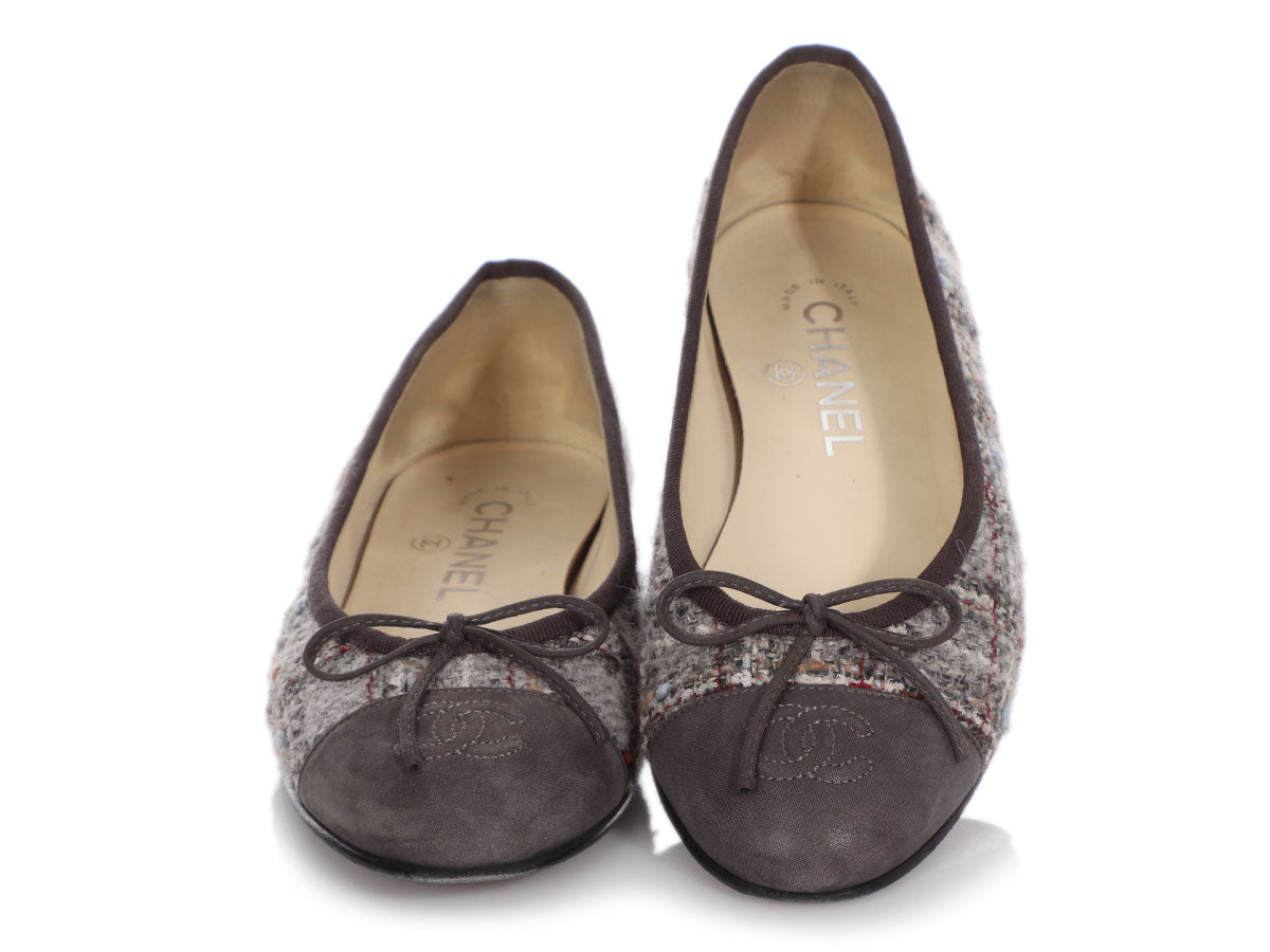 Chanel Gray Tweed Cap Toe Flats - Ann's Fabulous Closeouts