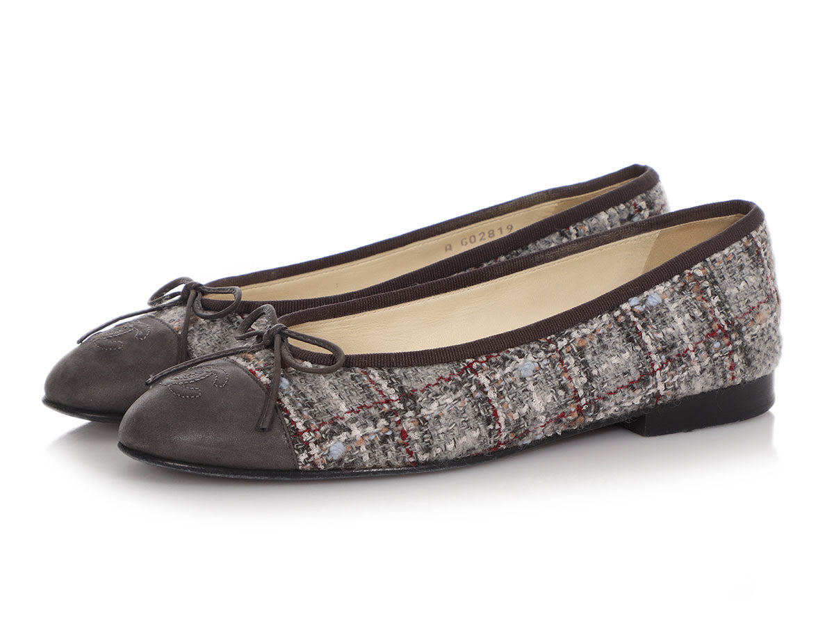 Chanel Gray Tweed Cap Toe Flats - Ann's Fabulous Closeouts