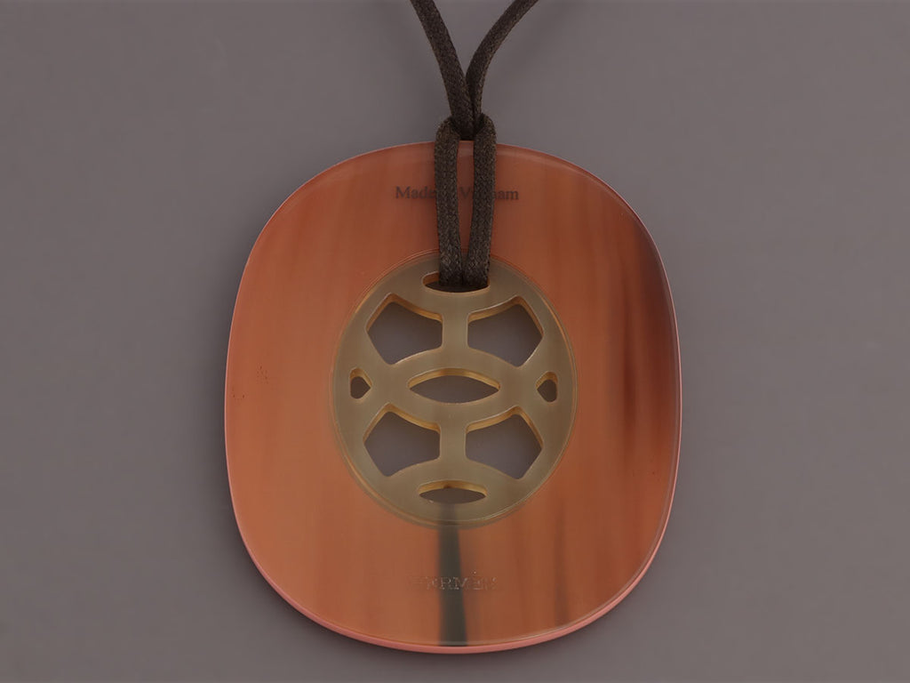 Hermès Peach Pink Lacquered and Natural Horn Lift Pendant Necklace